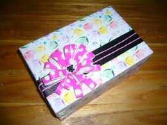 Gói ma túy như hộp quà ngang nhiên trên phố