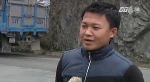 Video: Xe vi phạm, tài xế quanh co, cảnh sát bất lực