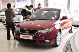 Đắt hàng ‘nhờ phí’, ôtô cũ đội giá cả chục triệu đồng