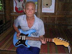 Lạ lùng gia đình 3 đời 