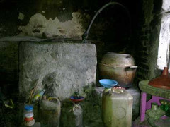 Làng rượu ‘quốc lủi’ tất bật ngày cận Tết