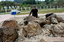 Giải mã những tảng đá bí ẩn trước thủy điện Sơn La