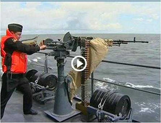 Xem súng máy 12 ly 7 gắn trên chiến hạm Nga nhả đạn