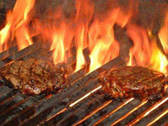 Thức ăn biến đổi thế nào khi nấu nướng?