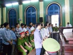 Nhóm cờ bạc sới gà lớn nhất Sài thành lãnh án