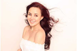 Vy Oanh khoe đại gia và xe 7 tỷ đồng