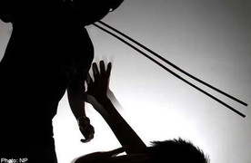 Ăn cắp tiền, nam sinh 12 tuổi bị bố mẹ đánh đến chết