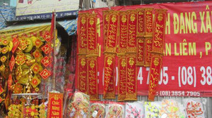 TP.HCM: Rực sắc đỏ đón Tết ở khu phố người Hoa