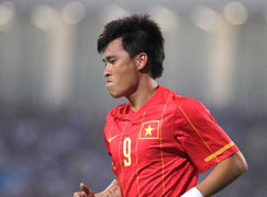 Công Vinh sang Nhật... 'bán bia'?