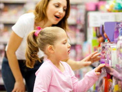 Bố mẹ dạy con kiểu… nói dối như cuội