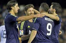 Chấp 2 người, Real vẫn đàng hoàng vào BK cúp Nhà vua