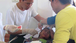 Nổ đạn cối, ba học sinh bị thương