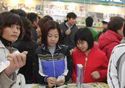 Gần Tết smartphone tầm thấp giảm giá mạnh