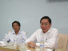 Sở Y tế TP.HCM náo động vì phụ nữ mặc áo tang