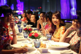 Thái Lan ‘đãi’ hotgirl Việt những xa hoa lộng lẫy