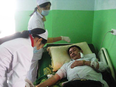 Vừa ăn cưới về, trưởng công an xã bị côn đồ chém xối xả