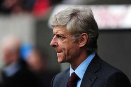 Thua kém MU, Wenger nêu ý tưởng kì quặc