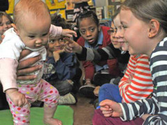 Trẻ sơ sinh trở thành... trợ giảng