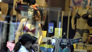 Mặc áo ngực chật, chị em bị lao vú