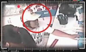 Vào cửa hàng trộm điện thoại thản nhiên chưa từng thấy