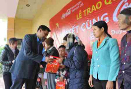 Ngày xuân đầm ấm hơn với quà đầu năm