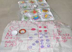 Bắt 10 con bạc sát phạt nhau giữa phố