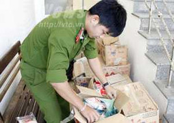 Triệt phá 'ổ' sản xuất bột ngọt giả, thu hơn 4 tấn hàng