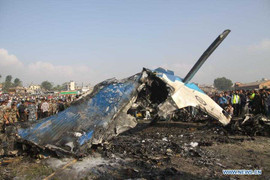Rơi máy bay, cả phi hành đoàn tử nạn