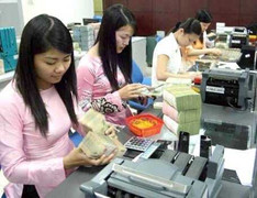 Tranh luận 'nóng' luật hóa thưởng Tết