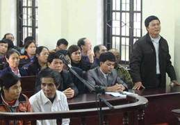 Vào tù vì dám chửi lãnh đạo xã