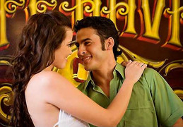 Xem anh chàng bốc vác cưa đổ chân dài đẳng cấp thế nào?