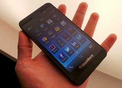 Mục sở thị BlackBerry cảm ứng vô cùng lạ mắt