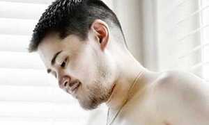 Người chuyển giới sinh con thế nào với... đồ giả?