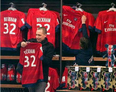 Tiết lộ: Giá áo đấu Beckham bị đẩy lên gần 30 lần