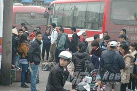 Dân rủ nhau bỏ phố về tết sớm, chuyên gia nói gì?