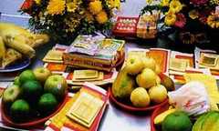 Trang trí bàn thờ gia tiên trong ngày Tết