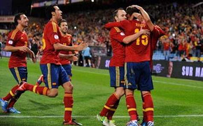 Tây Ban Nha - Uruguay: Mừng lần thứ 100 của Puyol