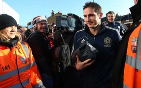 Từ chối MU, Lampard sẽ ở lại Chelsea?