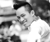 Tùng Dương và chuyện chưa kể về 'Chiếc khăn piêu'