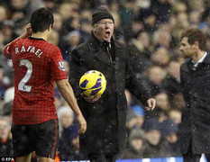 Mất gần 400 triệu, Sir Alex thoát án 'treo giò'