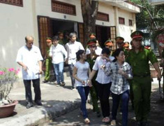 Cha mẹ lãnh án: Con trẻ tâm sự gì?