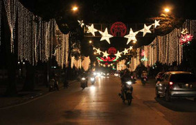 Video: Thủ đô Hà Nội đẹp lộng lẫy đón Tết nguyên đán