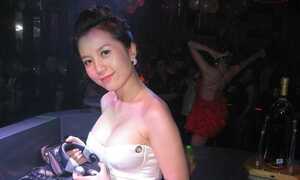 Gặp nữ DJ xinh đẹp bậc nhất Hà thành
