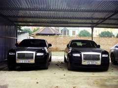 Cưỡi 'siêu khủng' đến Cường Đôla cũng 'chịu' để du xuân