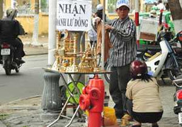 Những nghề 'hot' chỉ Tết mới có