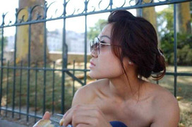 'Hot girl ngàn đô' vẫn... ế chồng