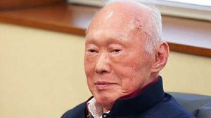 Cựu thủ tướng Singapore Lý Quang Diệu nhập viện