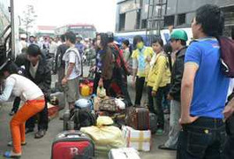 60 người bị 'nhồi nhét' trên xe khách 42 chỗ