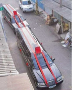 Chơi trội, trai Trung Quốc đón dâu bằng ... xe tang