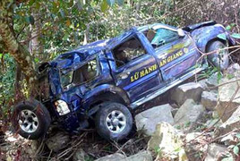 Xe rơi từ núi Cấm, 9 khách hành hương nhập viện